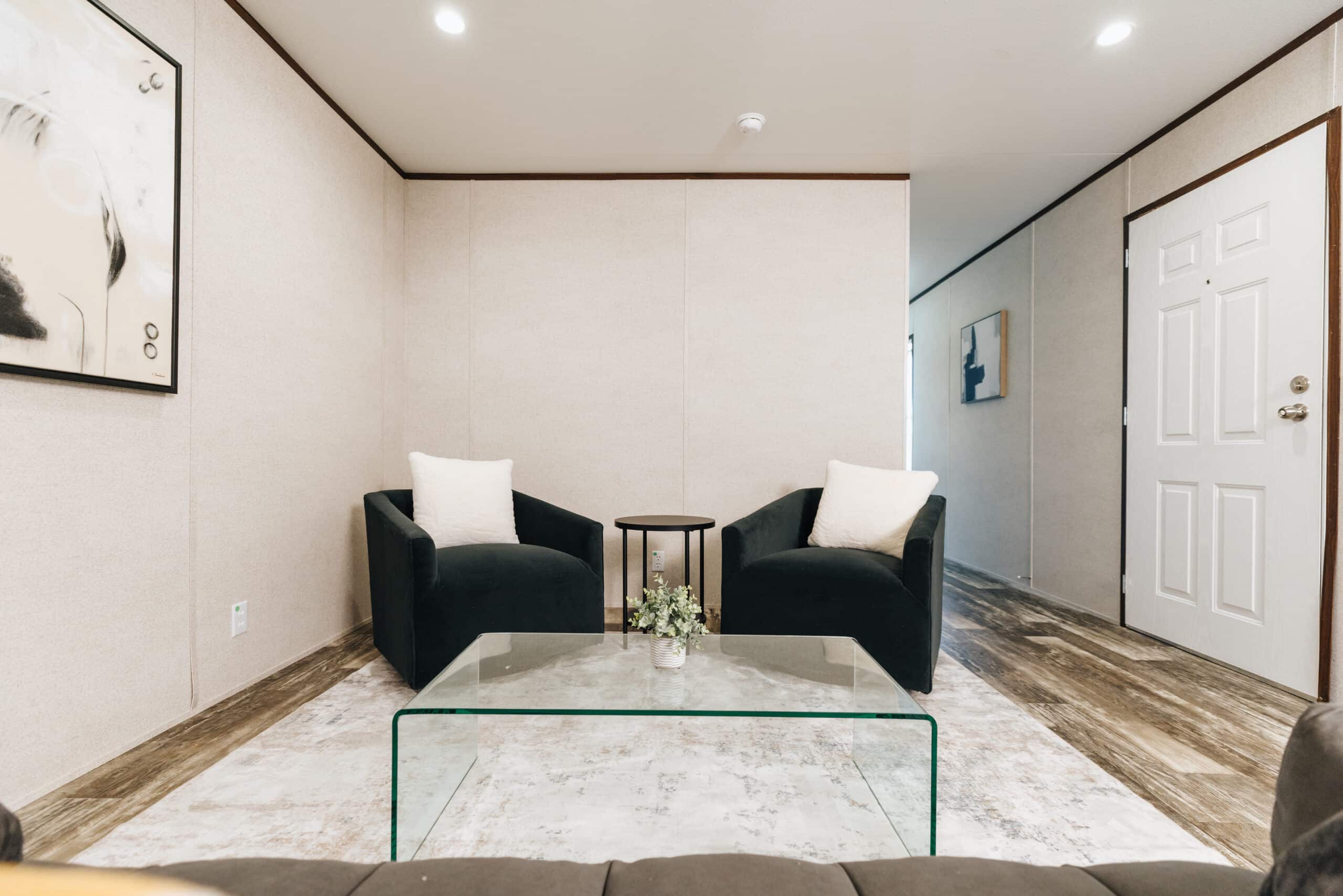 07.24.25-The_Landing_Daisy-17