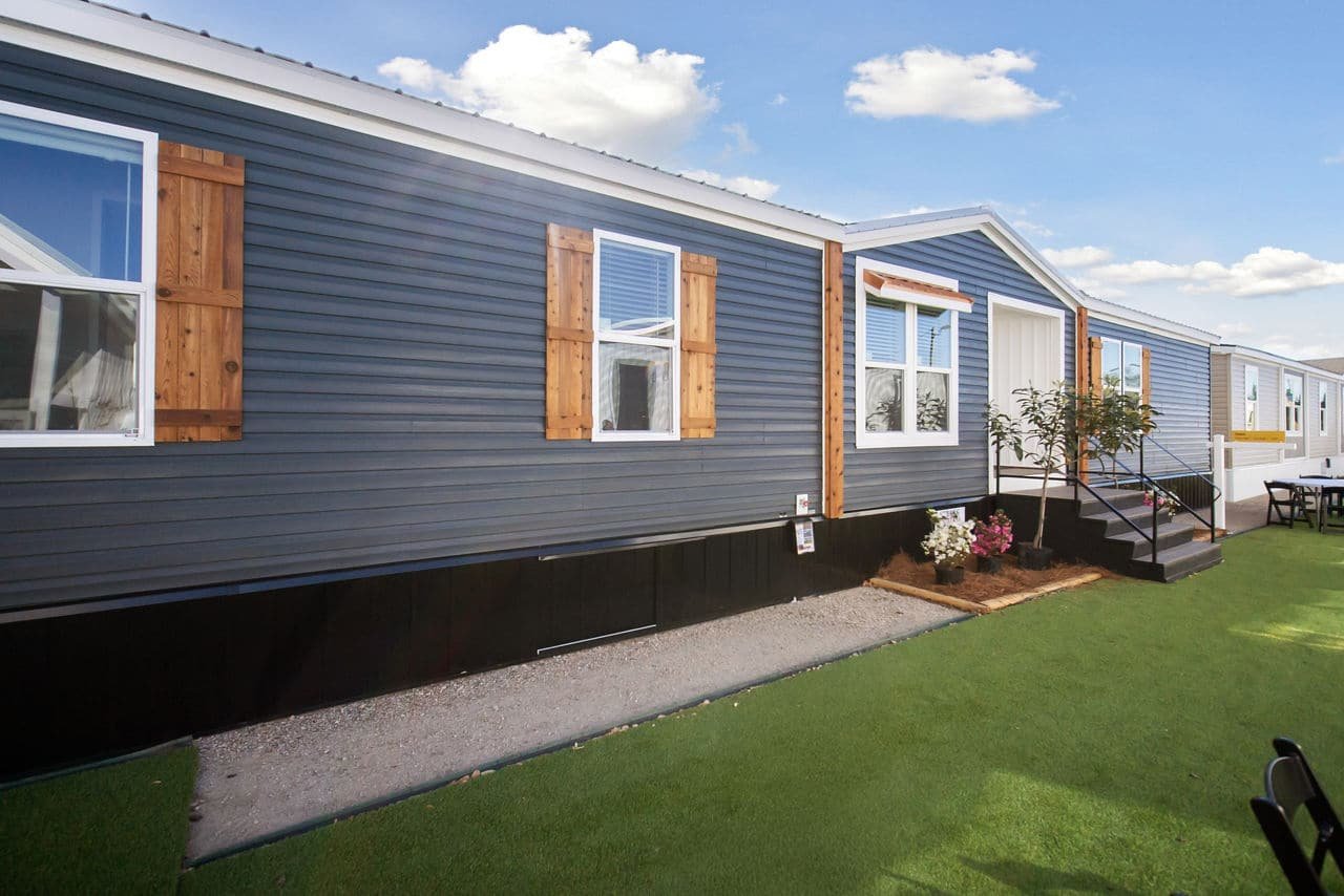 025-champion-warehouse-sazerac-exterior